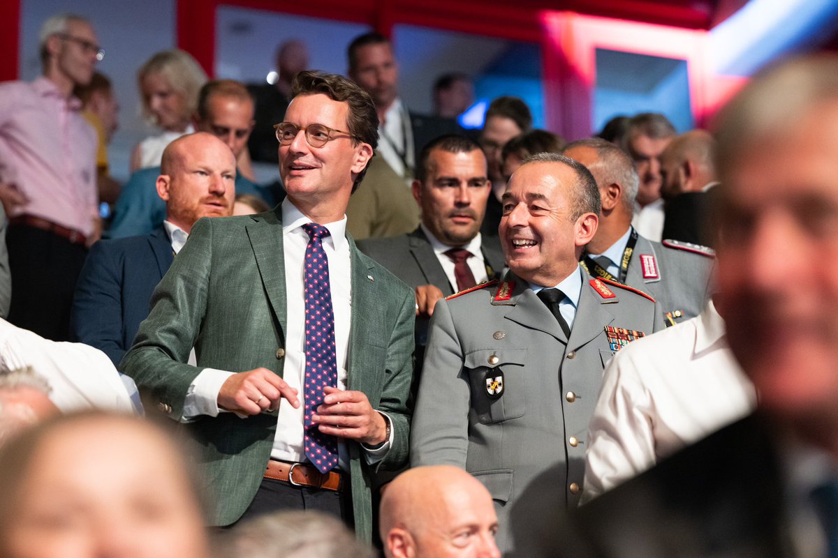 landnrw's tweet photo. In den nächsten Tagen wird #NRW zum #aHomeForRespect. Denn heute starten die @InvictusGamesDE. Mit 500 Soldatinnen &amp; Soldaten, Angehörigen von Polizei &amp; Feuerwehr, die im Dienst für die Gesellschaft körperlich &amp; seelisch versehrt wurden. Mit Sport haben sie sich zurückgekämpft. https://t.co/kthPkIVuBd
