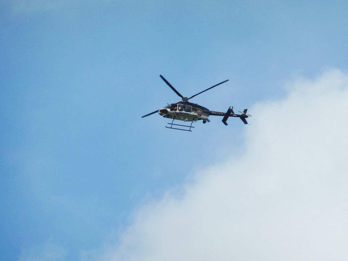 Police continue to look for escaped prisoner Danelo Cavalcante by land and air today. Quiet but steady presence of officers on the perimeter of Longwood Gardens in Kennett Square, Pa. right now. #DaneloCalvacante #ChesterCounty #Pennsylvania #news