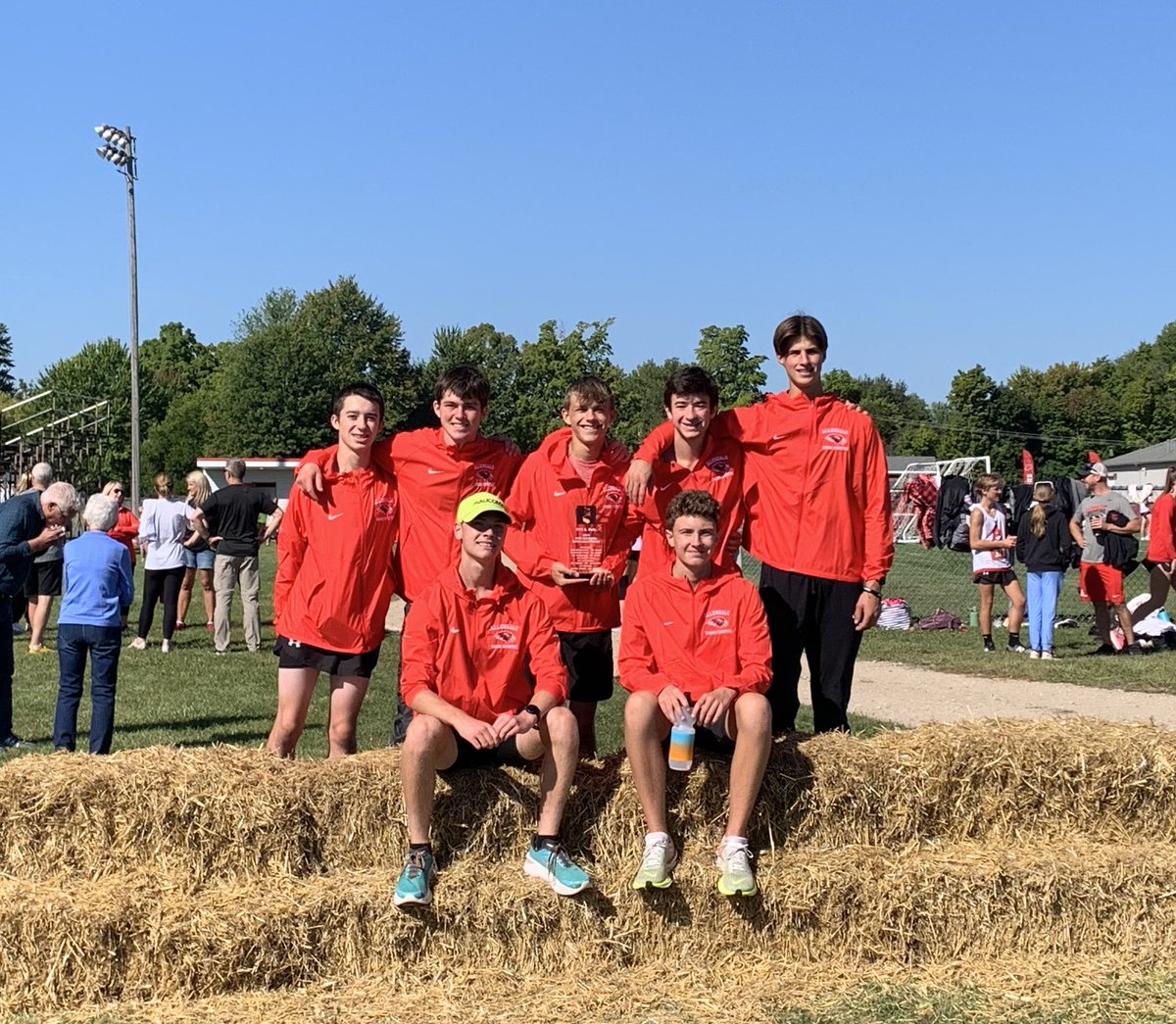 AllendaleBoysXC's tweet photo. Another great day for these guys! A pair of 1st places for the Varsity and JV squads. #AllendaleXC #Good2Great #More2Get https://t.co/R6xJyHOKeb