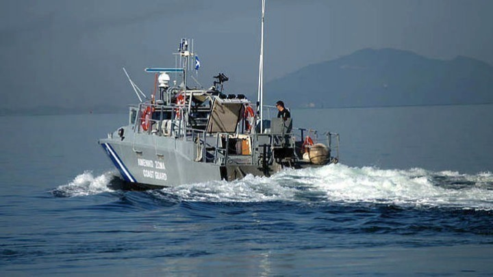 amna_news's tweet photo. Ανοιχτά της #Ραφήνας ακινητοποιημένο το #FastFerries Andros - Μεταφέρουν τρόφιμα και φάρμακα
https://t.co/JTa2l4AXae https://t.co/YZyD9EtwUx