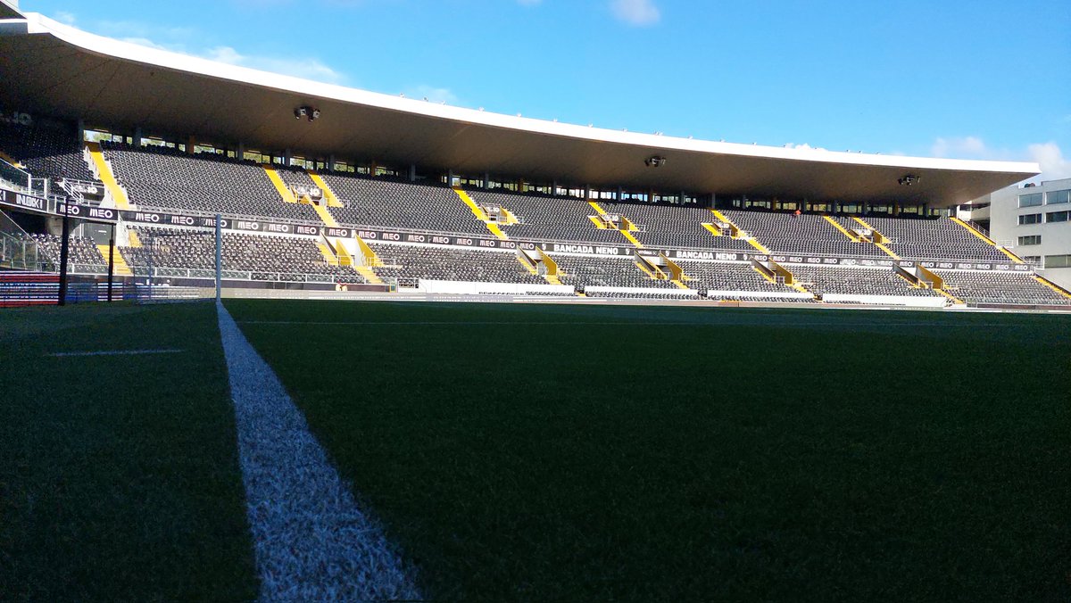 TondelaArg's tweet photo. ✅🏟️ Todo listo en Guimarães. En un rato se viene el partido.
💛💚 Vamos Tondela! 🔰 https://t.co/WeHzUW5nKX