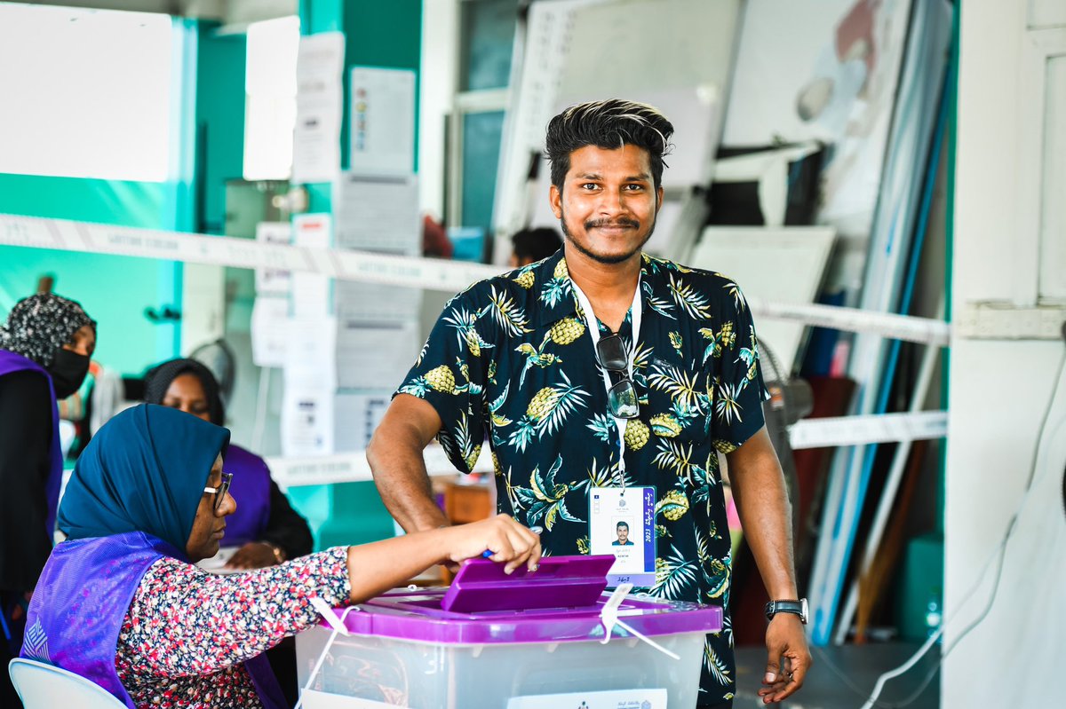 Your vote can make a difference! Vote for the bright future of the country! Its a constitutional right! Cast it when ever you have to! 🙏😊
—
#maldives 
#election2023
#MaldivesElection 
#MaldivesElectionResults