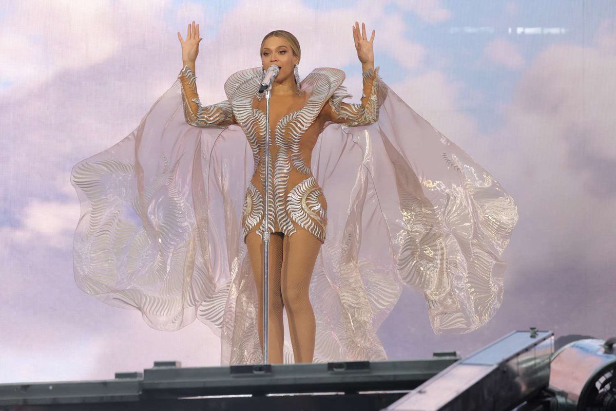 womenpostingws's tweet photo. Beyoncé becomes the female artist with the highest grossing tour in history, generating $461M from the RENAISSANCE World Tour https://t.co/H3OHfTUV3S
