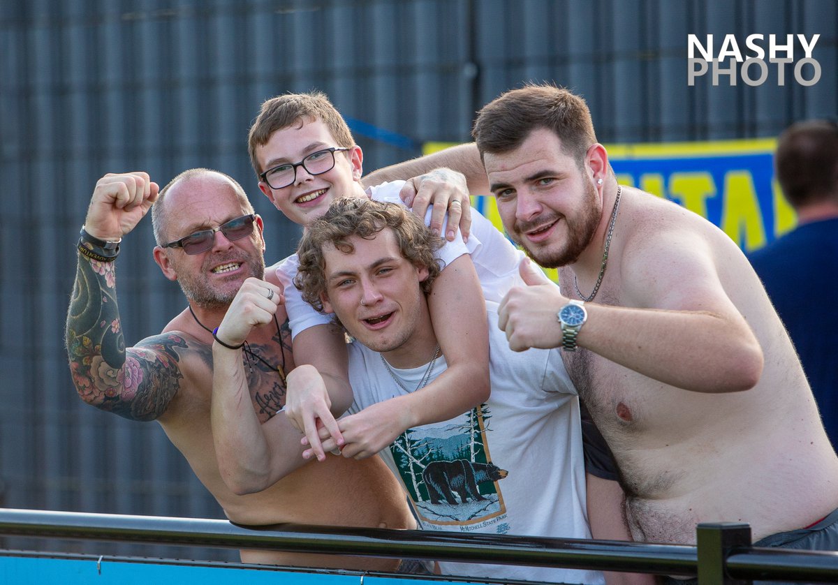 Nashyphoto's tweet image. It was good to see those who came out in the heat to support the Tags got some reward and were smiling at the end.