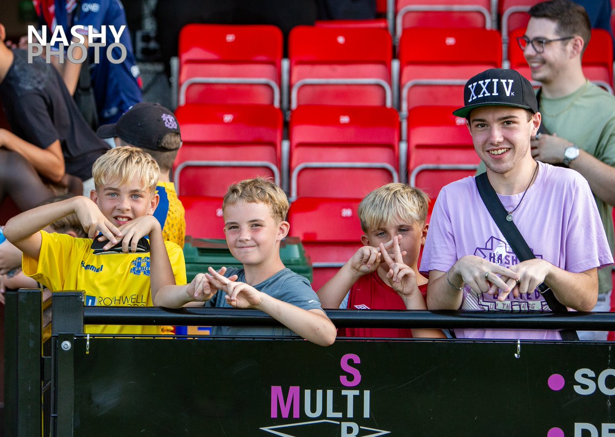 Nashyphoto's tweet image. It was good to see those who came out in the heat to support the Tags got some reward and were smiling at the end.