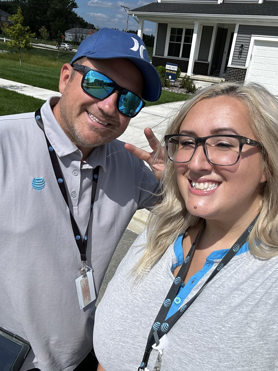 Out in the field with Andrew and helped one of my favorite TikTok influencers Bonnie Lee! Welcome to AT&amp;T Bonnie!