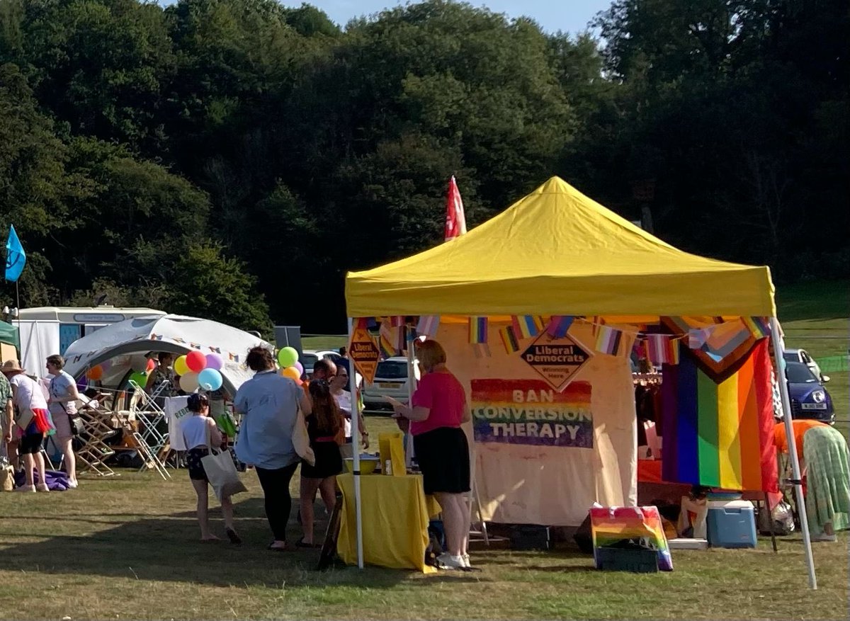 Had a great day @PrideInSurrey in Priory Park #Reigate beautiful weather & a fab event lovely to see so many people 
#Pride #Surrey #Reigate