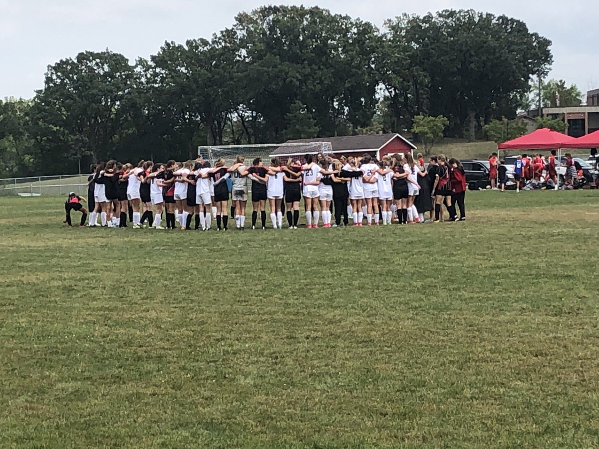 CHSActivities's tweet image. Cathedral and Hillcrest praying together after match. #onefaith