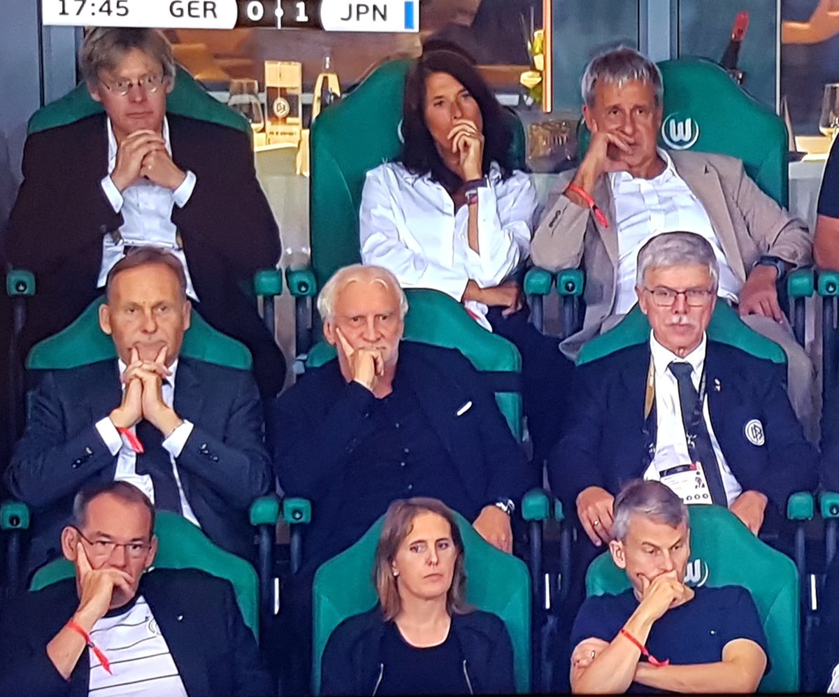 IamIllgner's tweet photo. Solche Gesichter siehst du nicht mal im ZDF Fernsehgarten. #GERJPN https://t.co/cjfySTCWXF