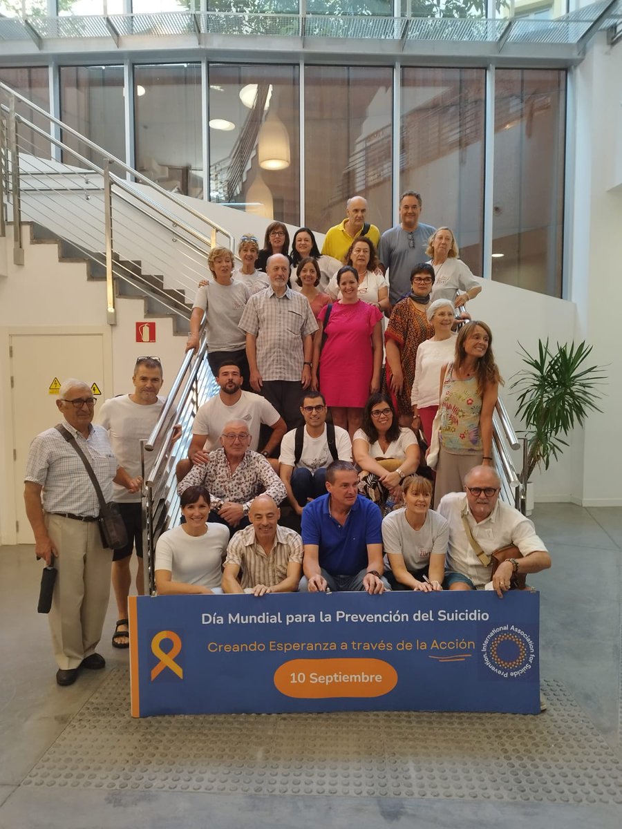 Jornada sobre la #prevenciondelsuicidio desde la acción comunitaria. Acercando la gran labor que lleva a cabo el voluntariado de Getxo ZUrt!

En relación con esta labor os dejo el video mostrado por Jon García Ormaza sobre la labor de un Gatekeeper👇 youtu.be/g3JquVfYzEk?si…