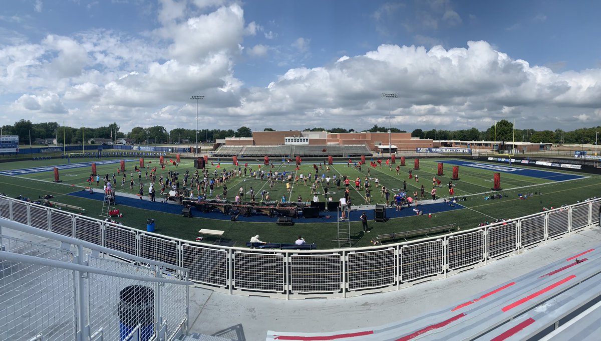 FTCSCFCHS's tweet photo. The Marching Flashes are putting in some hard work before their first contest at Westfield HS today. Such an inspiring group of students and directors! They look and sound fabulous ⚡️🎶 @FCBandBooster @FTCSC #WeAreFlashes https://t.co/Nit8UPCt9x