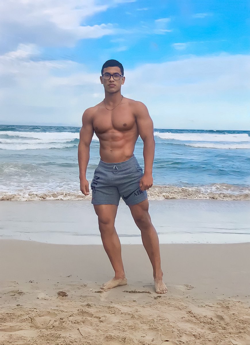 RaulBz11's tweet photo. Beach Day 🏝️☀️ https://t.co/RRuWSkdPot