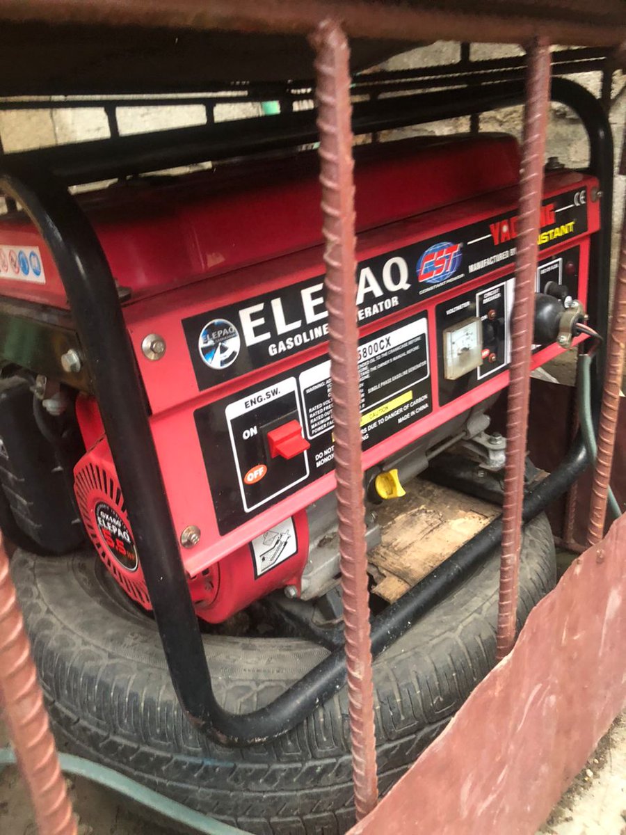 OmojuwaTosin's tweet photo. #declutteringsale
I have a few items for declutter
Frame 1: Was bought brand new in February going for 270k, hasn’t really been used it’s in very good condition
Frame 2:Was bought brand new in March this year selling for 155k it hasn’t really been used it’s in very good condition https://t.co/HfEuDThOkg
