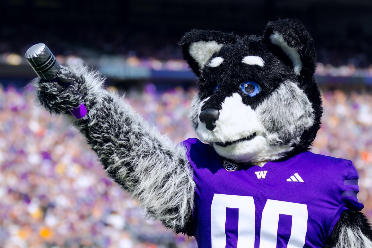 🎤 ROLL CALL  

Where are you cheering on the Dawgs today, Husky Nation?!  

#GoHuskies x #PurpleReign