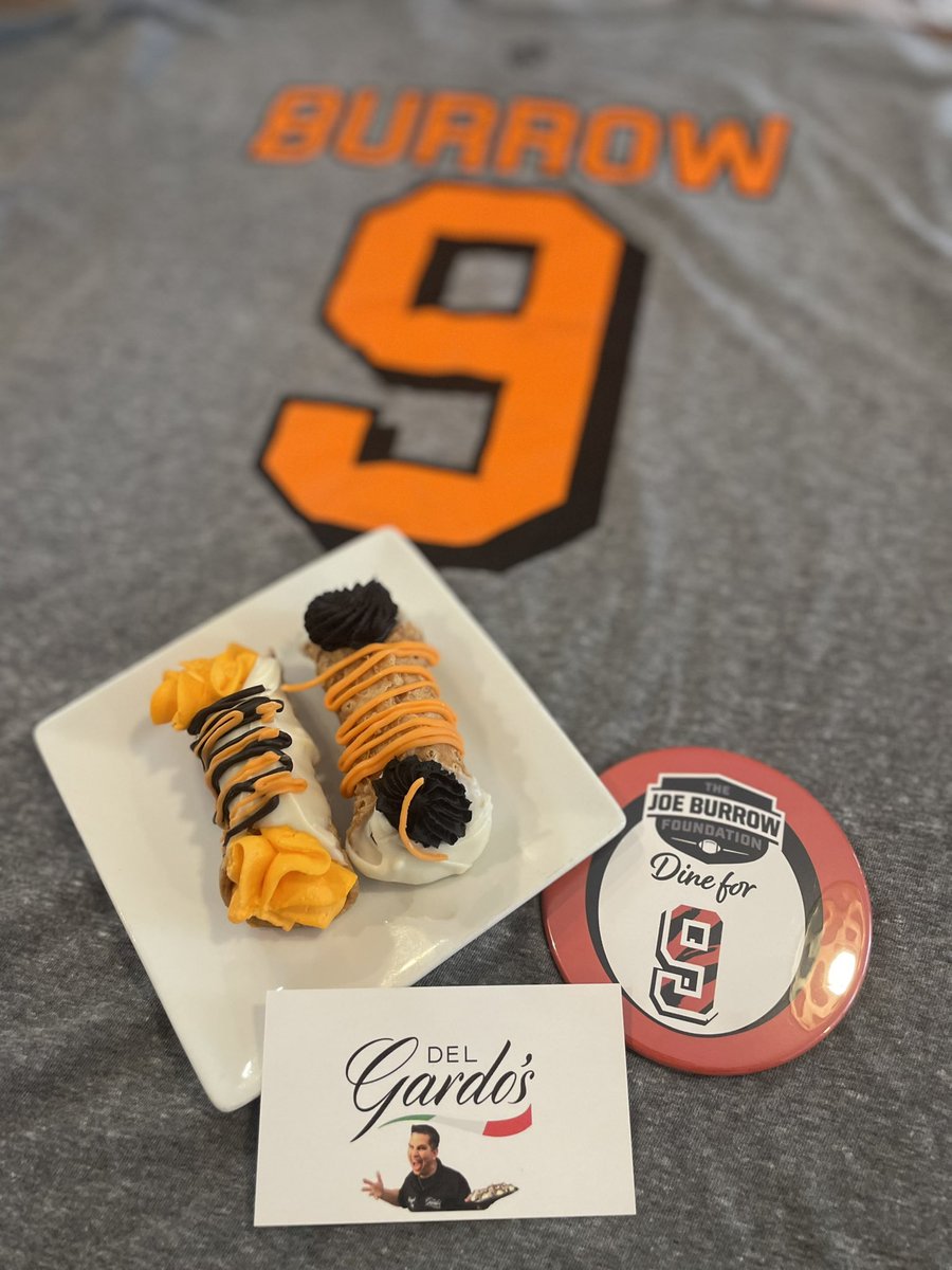 bengaljims_BTR's tweet photo. Del Gardo’s Cannoli’s in Covington #DineForNine @Burrowfdn https://t.co/EoBMg60Q7c