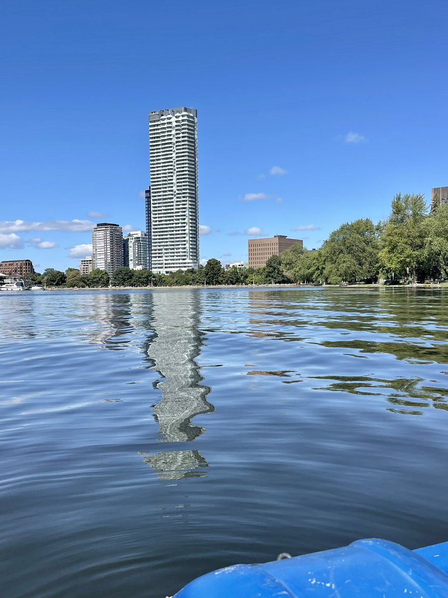 AlisonHoseyPhD's tweet photo. The morning of Day 8️⃣ of #jumpin4hearthealth my daughter and I went out on dows lake : taking care of our ❤️s with exercise & quality time. We also got to see the @uOttawaGeeGees rowing teams training! #GoGeeGees #uOttawa
#HerHeartMatters https://t.co/tEEl2Ic8uM