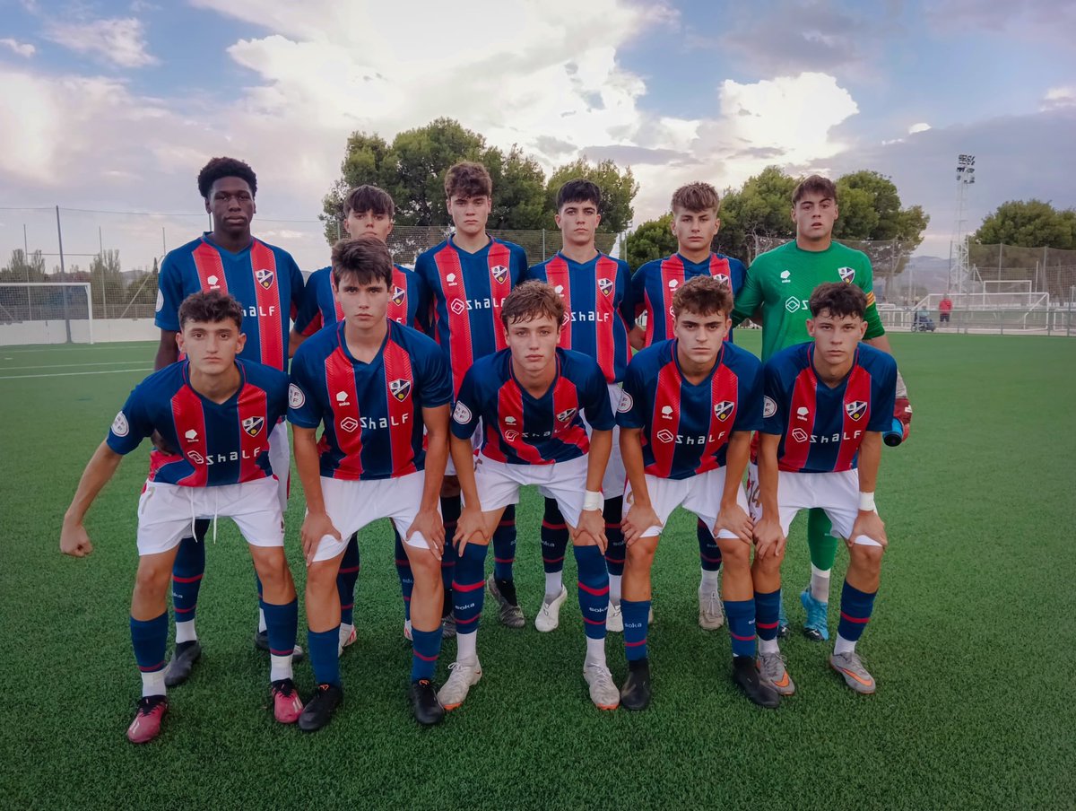 CanteraSDHuesca's tweet photo. ¡Empate en el derbi! 

Un Huesca intenso y dominador en muchos momentos y facetas del partido se lleva un punto que podrían haber sido tres con un poco de más clarividencia arriba. ¡A seguir así!

🤝 #LigaNacional
@RZcantera 0️⃣-0️⃣ SDH Juvenil B

#CanteraSDH 🔵🔴 https://t.co/a25jjXu5SQ