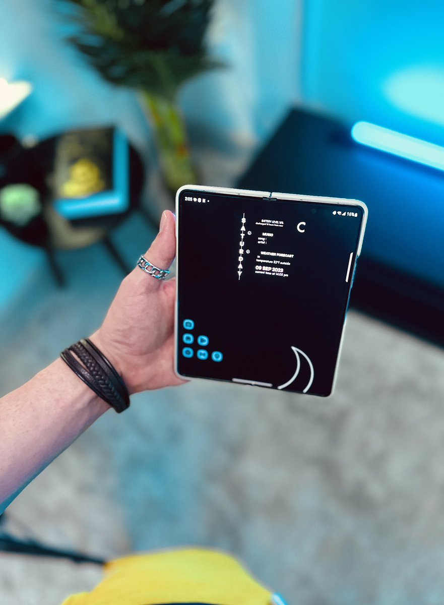 left or right homescreen?