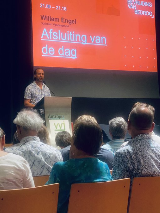 Last words of the day #Summit #BevrijdingVanBedrog @dancalegria @willem_engel https://t.co/6SscpNkeSi<a href="/tag/summit"class="tags">#Summit</a><a href="/tag/bevrijdingvanbedrog"class="tags">#BevrijdingVanBedrog</a>