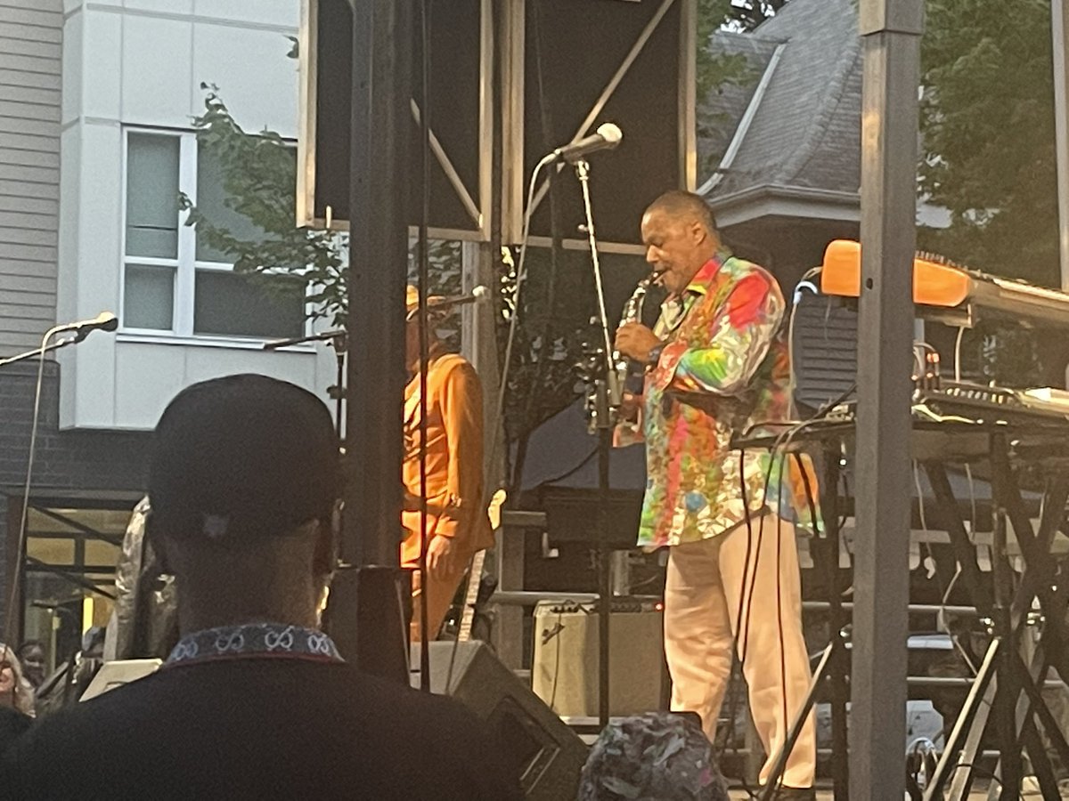 melvincarter3's tweet photo. If you’re not at the #SelbyAveJazzFest right now, you’re absolutely missing out! #ThereOrSquare #MySaintPaul https://t.co/8Zwj1Tl254