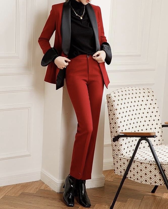 OfTrueEmpathy's tweet image. ⠀
the fall formal begins. she is still rather nervous, but that doesn’t prevent her from showing up. she showed up with her homemade tuxedo, it’s perfect for her.
⠀
#FallFormal2023
⠀