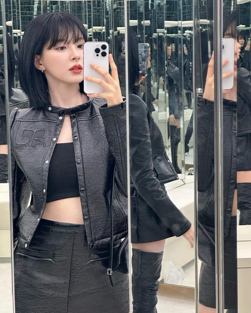 suhyurn's tweet photo. ᅠ

@/courreges 📸 open
 ᅠ
ᅠㅤ️️ https://t.co/eI6dAdTuxJ