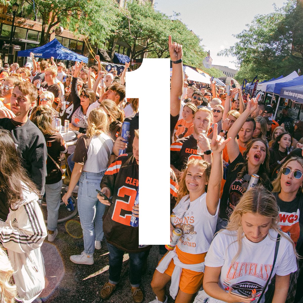 w6tailgate's tweet photo. One day to go for the baddest tailgate in #THELAND https://t.co/SIJfPxD5In