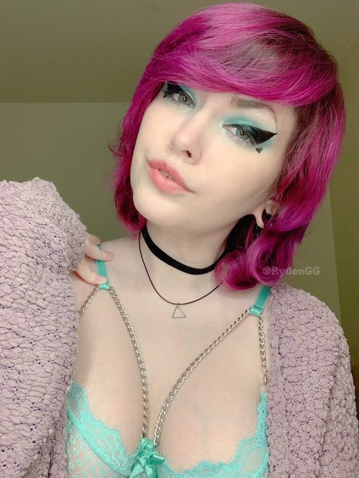 i admit i will never feel alone once i call you home 💘✨ https://t.co/yVPjgw2Vqo<a href="/tag/apclips"class="tags"><span>#apclips</span></a>