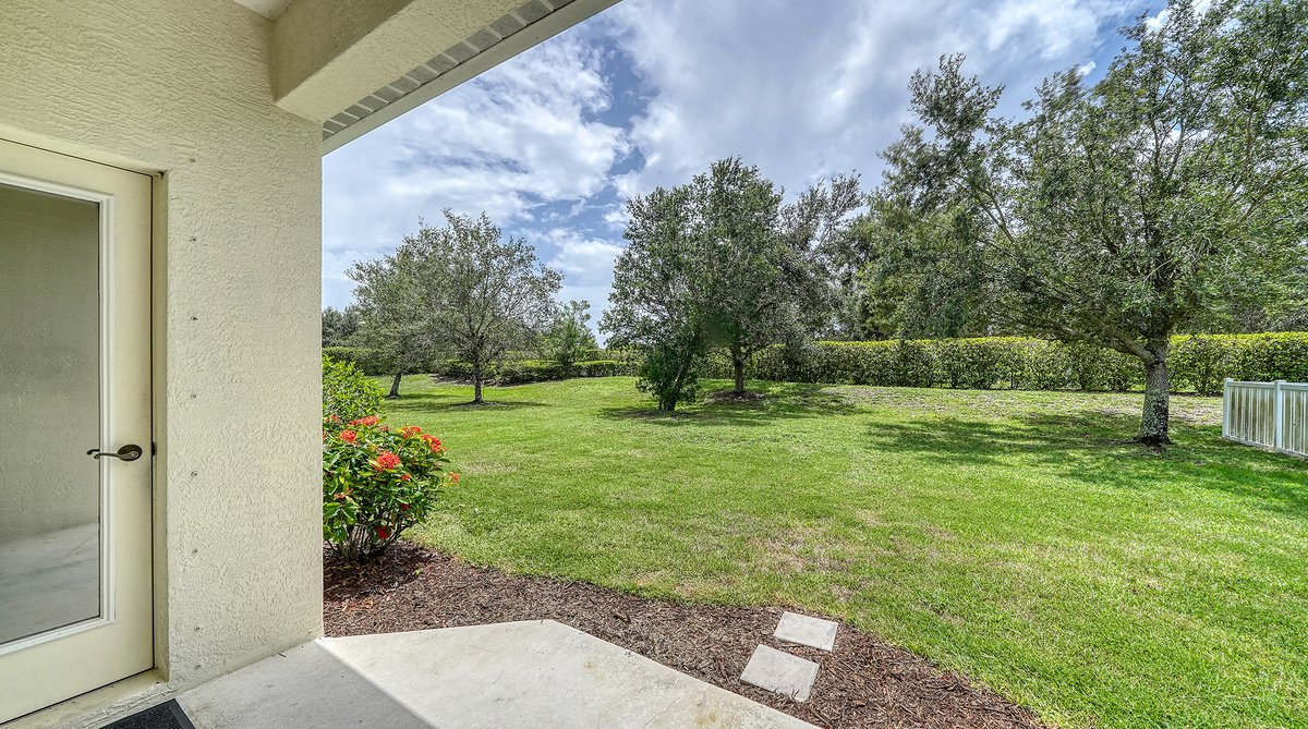 Gina_Realtor's tweet photo. FOR SALE! Adorable 2Br/2Ba #LakewoodRanch home. Move in ready! Gorgeous floors throughout, stainless appliances, large private back yard, gated community with tons of amenities! $414,900. Call 941-725-GINA! 
#forsale #bradenton #realestate #JustCallGina
https://t.co/CjkotqIGXk https://t.co/hytpkg8dfS