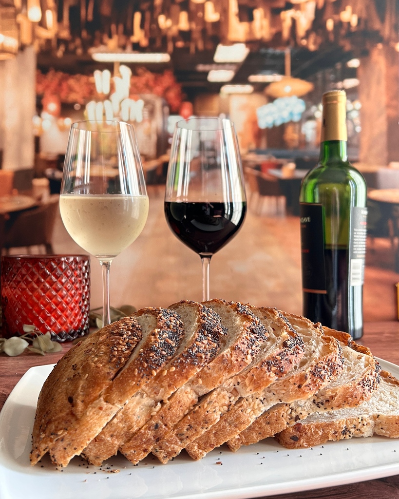 redvanillahome's tweet image. Hosting a holiday gathering? Impress your guests with Viola wine glasses and Vanilla Fare serveware. Make it a celebration to remember.

🍷redvanillahome.com/product-page/v…
🧆 redvanillahome.com/product-page/v…

#DinnerwareDelights
#WineGlassWonders
#ServewareStyle
#TableScapeInspo
#FineDining