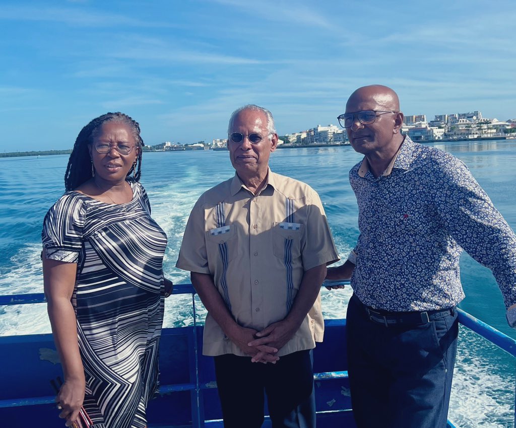 Écouter, échanger, convaincre.
Merci aux élu•e•s des trois communes de Marie-Galante pour cette belle journée à leur contact pour leur présenter le programme et la démarche <a href="/EnsembleNouTout/">Ensemble, nou tout’</a>. 
Nous espérons avoir mérité votre confiance.✌🏾