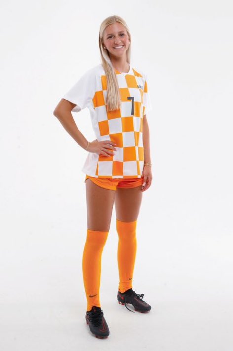 2024 Forward Devin Davis has committed to Tennessee. 

Congrats <a href="/DevinDavis_/">Devin Davis</a>!!!