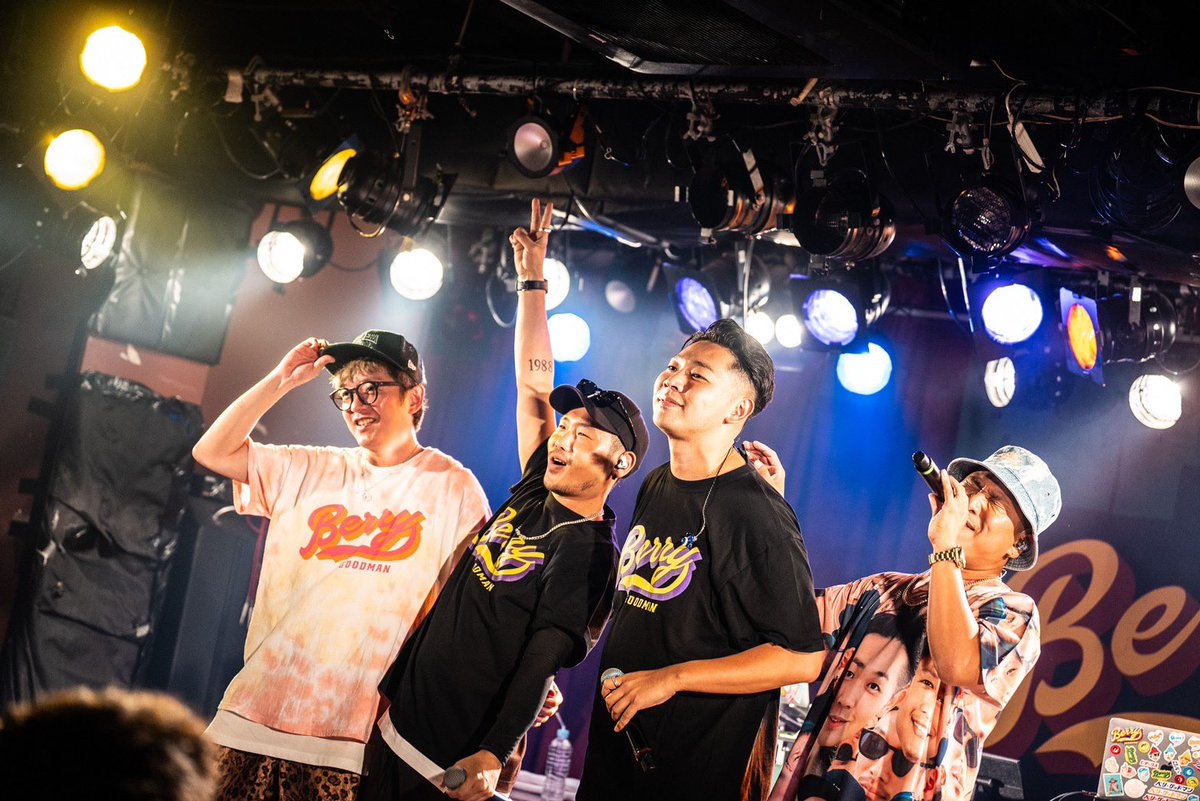 berrygoodman88's tweet photo. 47都道府県"ピース" TOUR 2023
〜Road to 甲子園〜【48】沖縄大会

ご来場頂きありがとうございました🔥
限定曲は「Supernova (KSUKE Remix)」でした🪩

47都道府県ツアー無事完走🎊
会いにきてくれた皆さま
配信を見てくれた皆さま
本当にありがとうございました🌈

次は甲子園でお会いしましょう🏟 https://t.co/E8MP36Mxxp