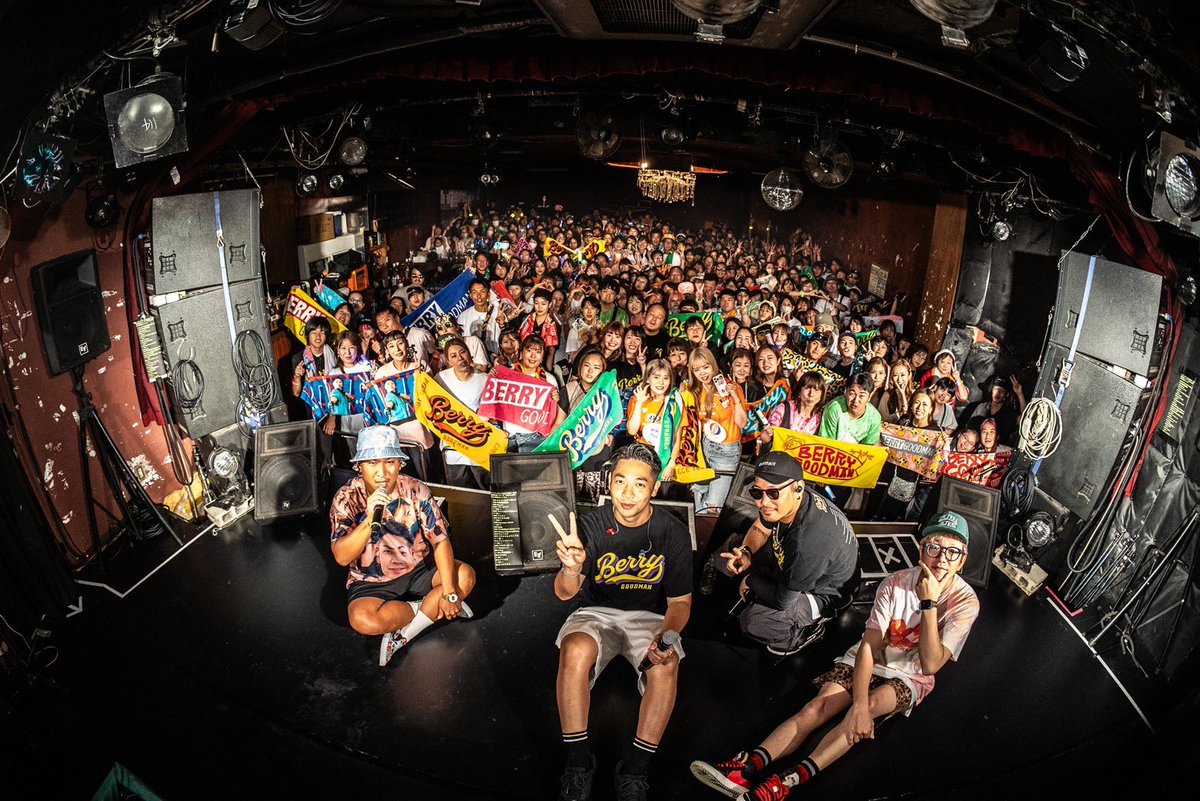 berrygoodman88's tweet photo. 47都道府県"ピース" TOUR 2023
〜Road to 甲子園〜【48】沖縄大会

ご来場頂きありがとうございました🔥
限定曲は「Supernova (KSUKE Remix)」でした🪩

47都道府県ツアー無事完走🎊
会いにきてくれた皆さま
配信を見てくれた皆さま
本当にありがとうございました🌈

次は甲子園でお会いしましょう🏟 https://t.co/E8MP36Mxxp