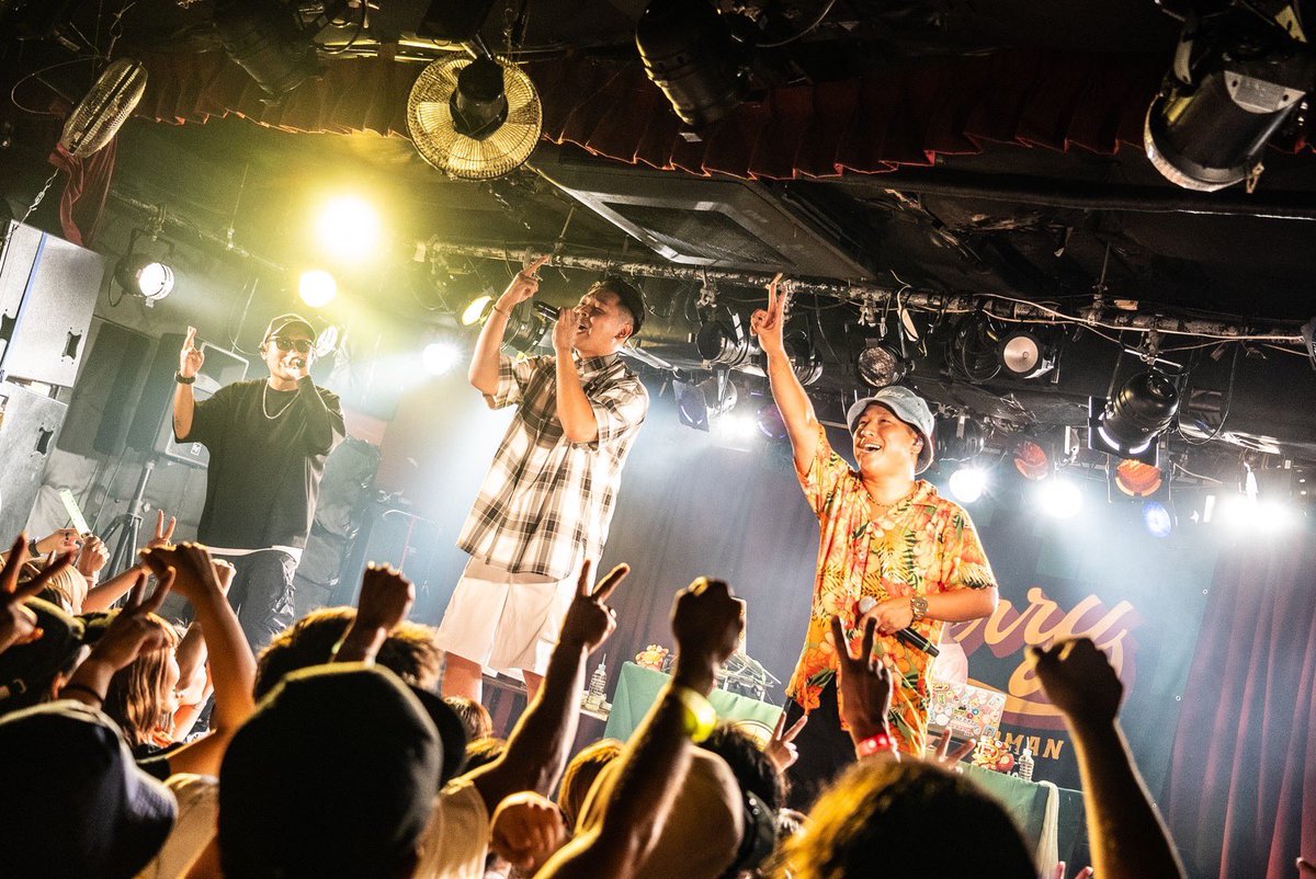 berrygoodman88's tweet photo. 47都道府県"ピース" TOUR 2023
〜Road to 甲子園〜【48】沖縄大会

ご来場頂きありがとうございました🔥
限定曲は「Supernova (KSUKE Remix)」でした🪩

47都道府県ツアー無事完走🎊
会いにきてくれた皆さま
配信を見てくれた皆さま
本当にありがとうございました🌈

次は甲子園でお会いしましょう🏟 https://t.co/E8MP36Mxxp