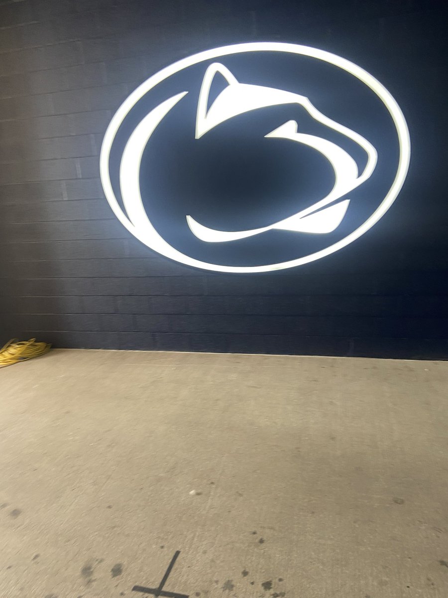 RobbieJ2025's tweet photo. Had a great game day experience at Penn State, was excited to meet the coaches!! @CoachDelleDonne @SalesianumFB https://t.co/JOw0hMhPxC
