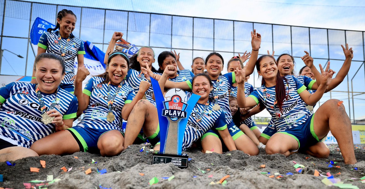 indeselsalvador's tweet photo. 🏆🌊⚽️

En su tercera edición, el trofeo de Liga de Fútbol Playa #CopaCEL tiene un nuevo hogar: San Marcelino. 🤩🏆⚡️

¡Felicidades por este triunfo! 

#LigaDeFútbolPlaya 
#ConstruyendoElCamino https://t.co/OZGOjU7597
