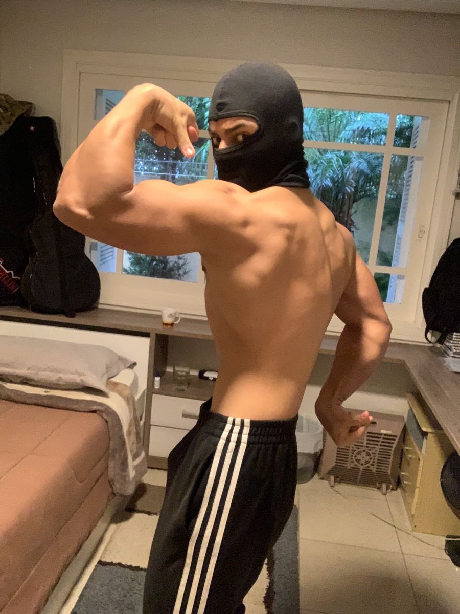 Ak47skvll1's tweet photo. THIS MAN IS FUCKING YUMMY
#maskedmen #maskkink #back #backphysique https://t.co/uOxzwHRVvr