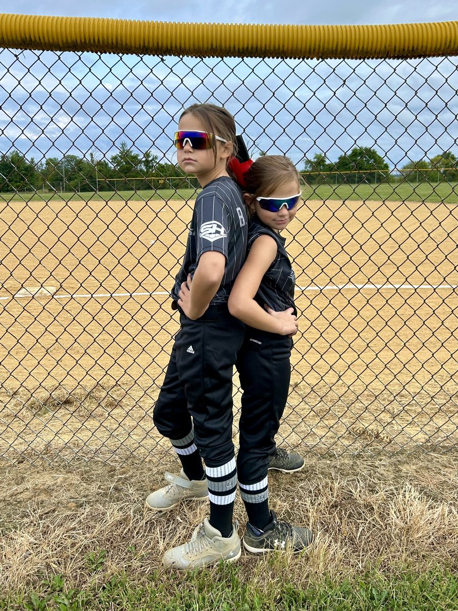 christygocats's tweet photo. Started a new adventure w/ travel softball today! 🥎 We had all the feels… Excitement, nervousness, eagerness, being a little scared. To say we had a GREAT time today would be an understatement! Let’s go Smash House! ❤️🖤
#SmashHouse 🥎
#SmashIt 💪🏻
#GetSmashed 😤
#SwingAngry 😡 https://t.co/pfAtCPap7E