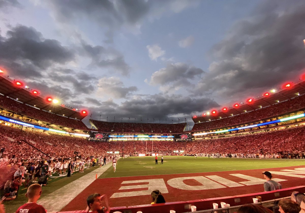 BryleeWVTM13's tweet photo. View from Bryant-Denny tonight. Perfect weather for the occasion! 🏈 #alwx #alfootball https://t.co/9ike0jasu4