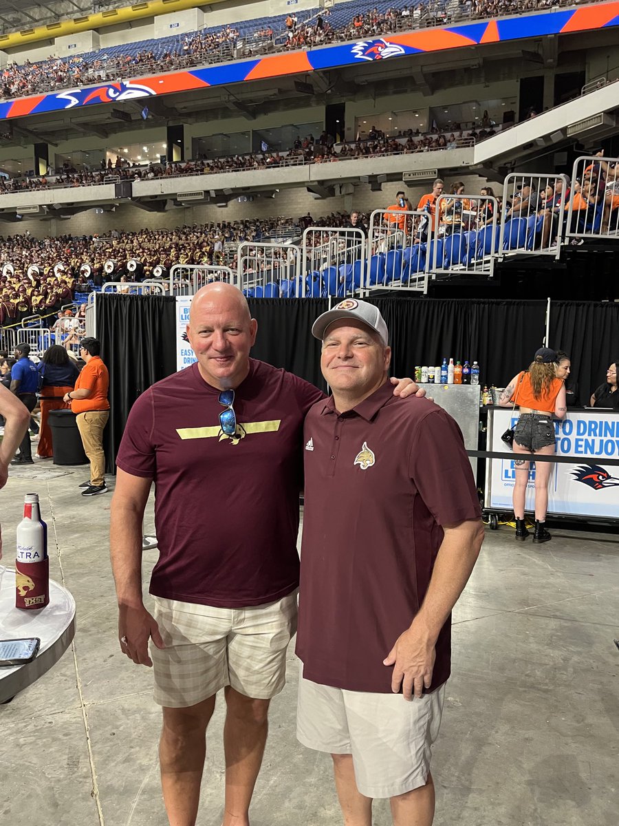deanhendrix7's tweet photo. Got to catch up with a great couple and watch the Bobcats battle UTSA https://t.co/VGMPGxzpKl