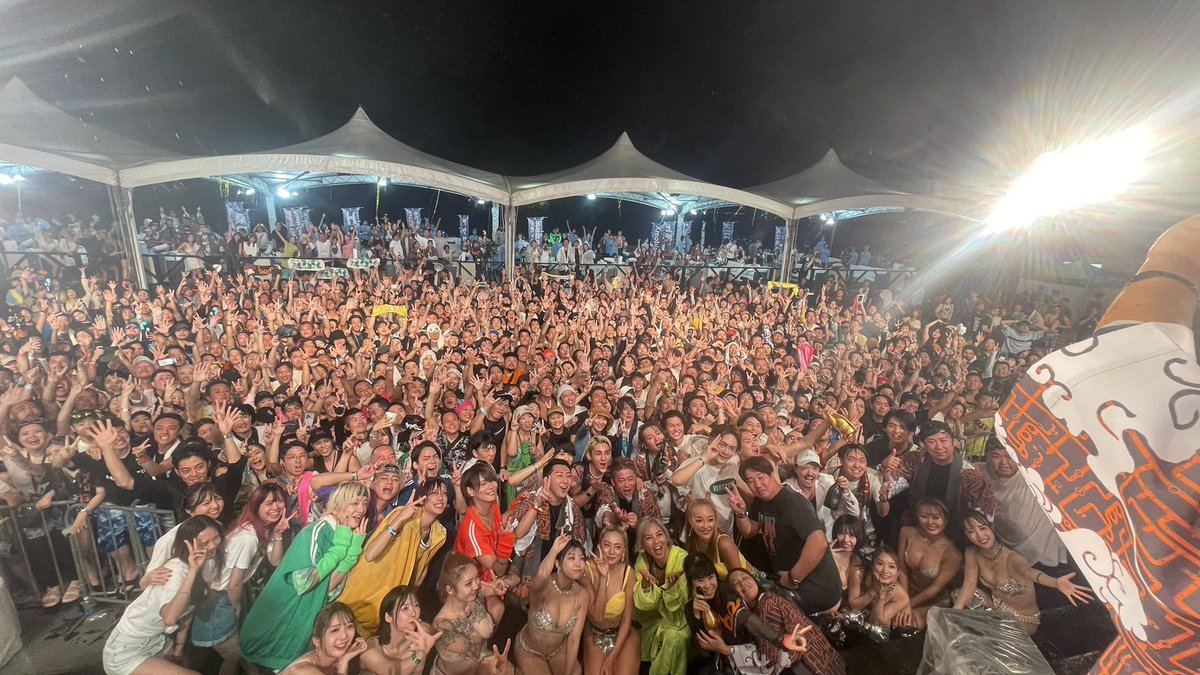minmidesu's tweet photo. 昨日の別府温泉♨️shower FES
最高最幸でした
温泉ヤバい!
出演者最高!
お客さん最愛!
食べ物美味い!
別府🔥
感謝!感謝!感謝!
#別府温泉シャワーフェス
@takapon_jp @aklovision
@DJShacho_Foxx
@nishinoakihiro
@YUKO_BANQUEST
#aklo #newdaysmove
#オーシャンゼリゼ
#ペルピンズ #リアルピース
#ダイノジ #koo
#RepezenFoxx #関サバ
#春日温泉 #石松寿司