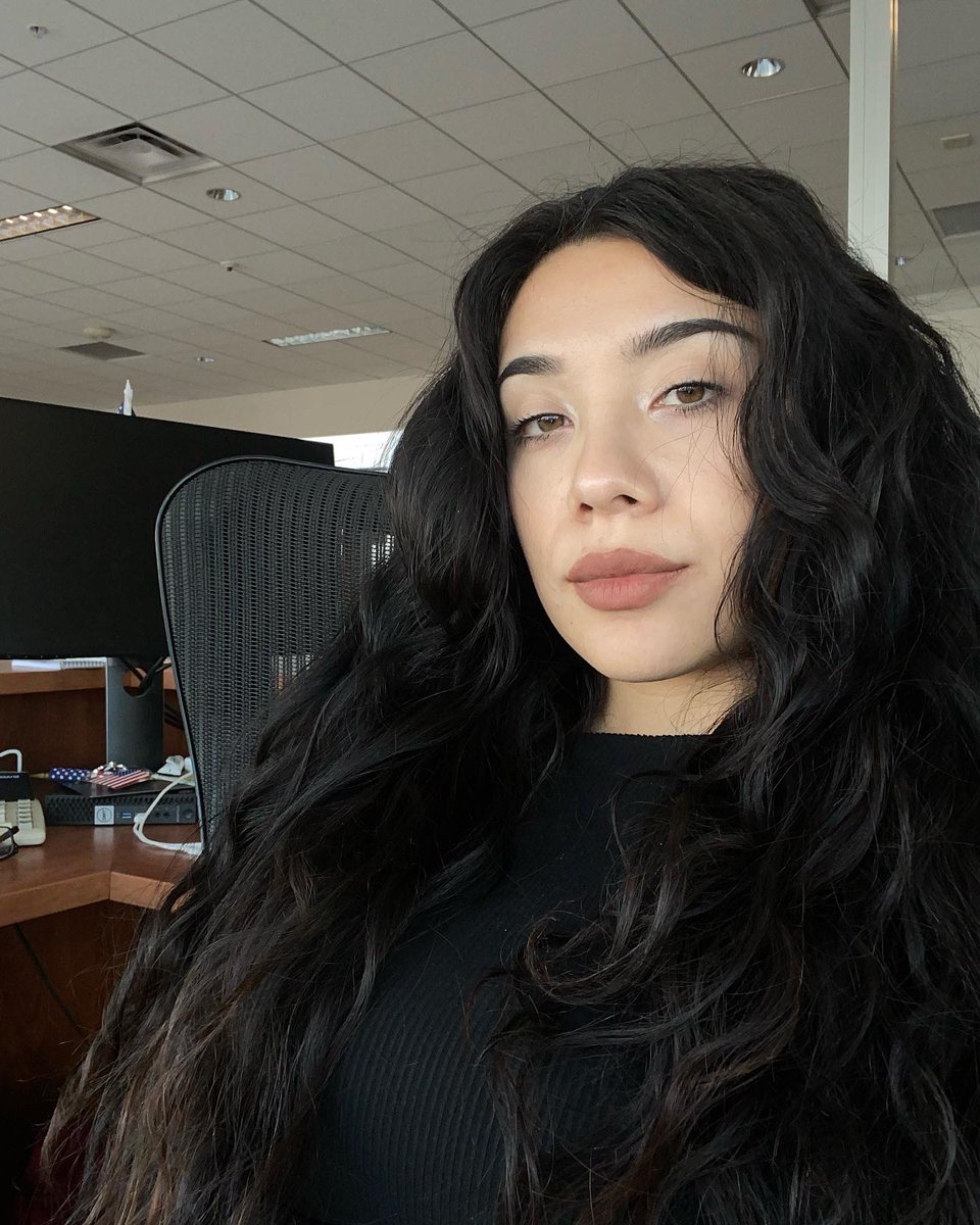 lulimarie's tweet photo. Being cute at work ✨❤️‍🔥 https://t.co/bGa0FyPrLi