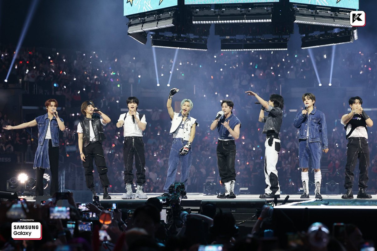 SkzHn2023's tweet photo. Kcon LA
Threadsโฌ๏ธ๐ธlos Angeles
-๐ก
#StrayKids #์คํธ๋ ์ดํค์ฆ #KCONLA2023 #KCON #SKZinLosAngeles #SKZ_SuperBowl #5_STAR #5_STAR #STAY #์คํ
์ด #KPOP #2023STAYweeK #์คํ
์ด์ #์คํ
์ด #BangChan #LeeKnow #I_N #Seungmin #Changbin #Hyunjin #Han #Felix #StraykidsenHonduras https://t.co/Wk8g42AV85