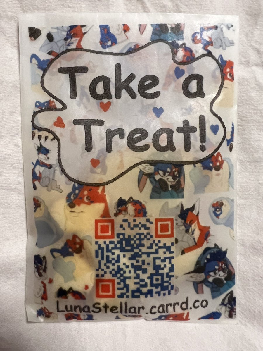Kuschelfuchs's tweet photo. Now that EF27 is over and we have some time to wind down, I finally got around to taste the awesome cookies I got from the amazing @ShibaInuLuna. I’m so happy I can call you my friend; getting to know you has been one of this year‘s highlights! https://t.co/tnxR43I2em