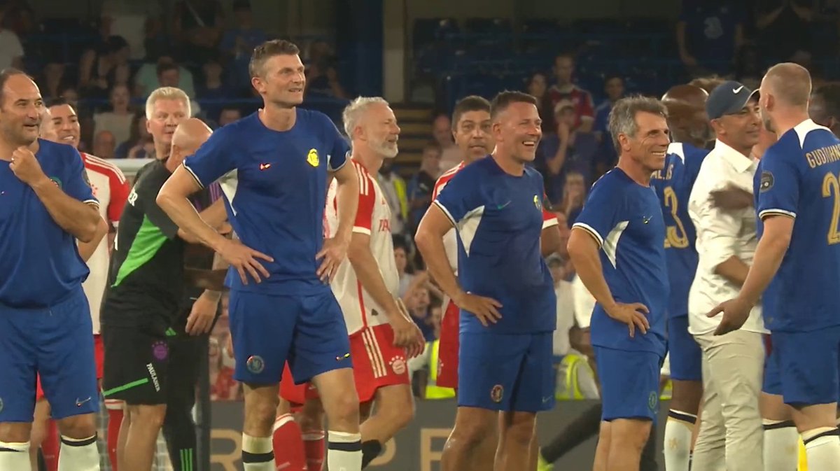Cmdr_Cody17's tweet photo. If Chelsea fans needed a game to lift their spirits, then the #LegendsofEurope game was it. So great! #CFC๐ต #GianlucaVialli๐ https://t.co/IvVW9T0tQH