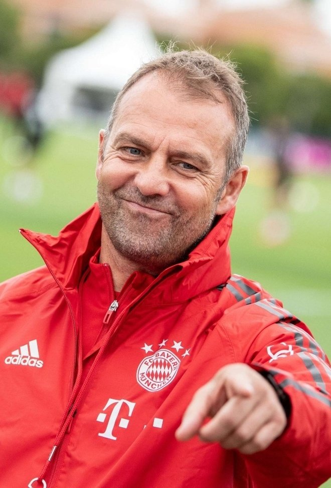 _jp100_'s tweet photo. #GERJAP Hansi Flick
bei Bayern        vs      beim DFB https://t.co/SvWt1VS282