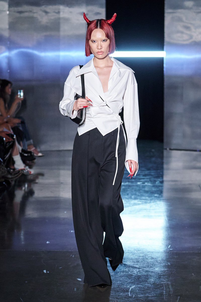 jacquemusx's tweet photo. Grace Ling SS24 https://t.co/iywPtORid4