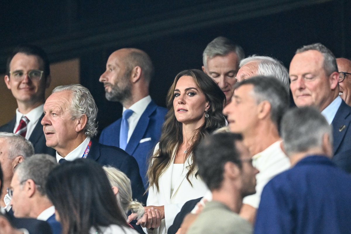 laprovence's tweet image. Coupe du monde de rugby : les images de Kate Middleton, qui assiste à Angleterre-Argentine au Vélodrome
👉 l.laprovence.com/9ooa

#rugby #rwc2023