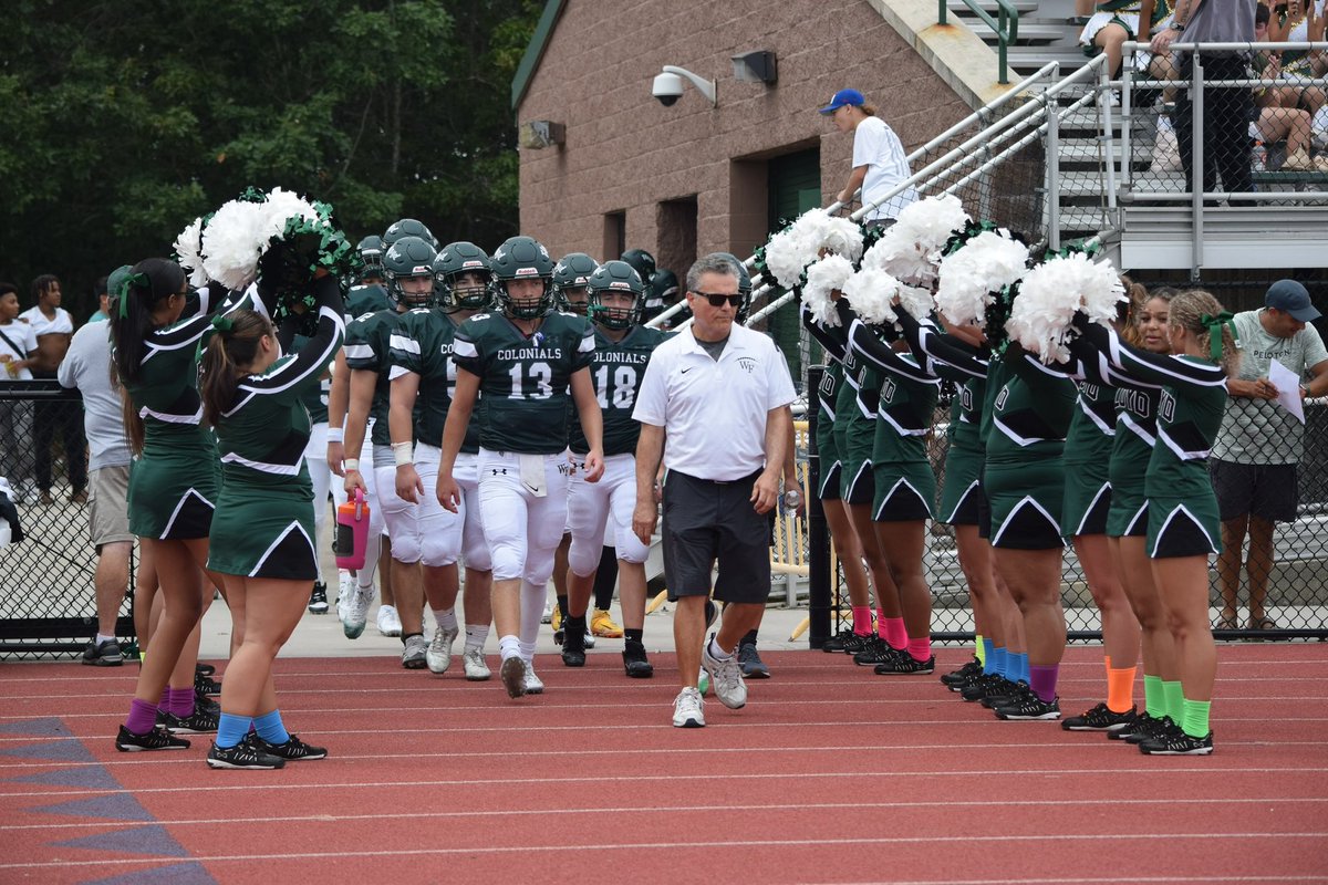 WilliamFloydSD's tweet photo. 𝐂𝐎𝐋𝐎𝐍𝐈𝐀𝐋𝐒 𝐖𝐈𝐍 🏈☀️

William Floyd varsity football kicked off their 2023 season with a dominant 31-0 victory over Connetquot! 

Congratulations to Coach Longo, his staff and the student-athletes on the win and best of luck this season! 

#LetsGoFloyd #FloydStrong 💪 https://t.co/Ay1YbPcBGU